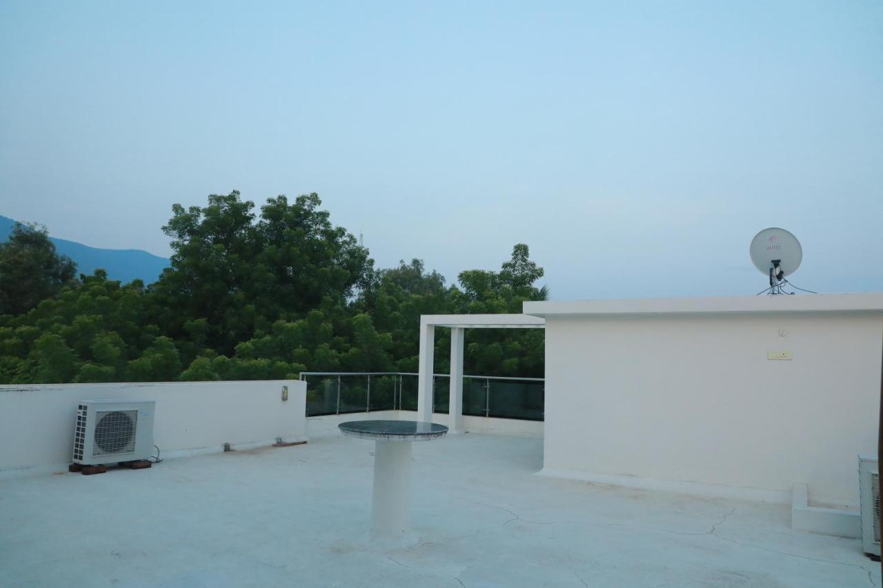 Hill View Paradise - 2Bhk'S & Rooms - A Golden Group Of Premium Home Stays - 蒂鲁帕蒂 外观 照片