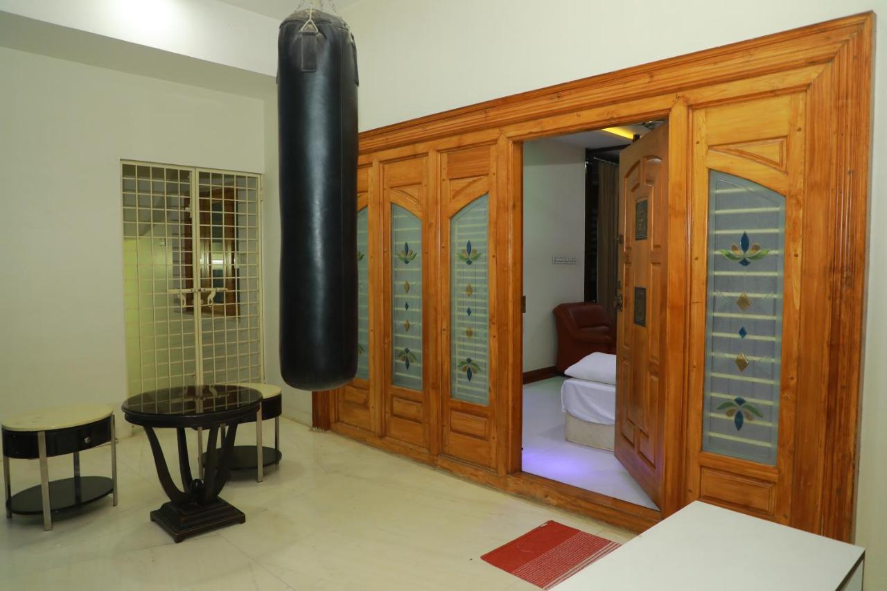Hill View Paradise - 2Bhk'S & Rooms - A Golden Group Of Premium Home Stays - 蒂鲁帕蒂 外观 照片