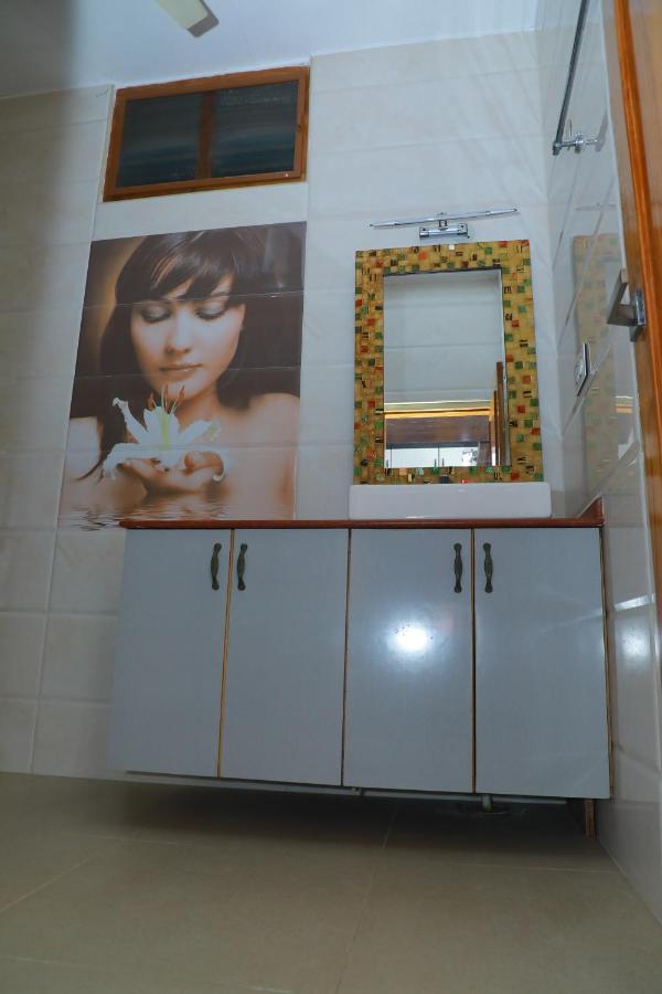 Hill View Paradise - 2Bhk'S & Rooms - A Golden Group Of Premium Home Stays - 蒂鲁帕蒂 外观 照片