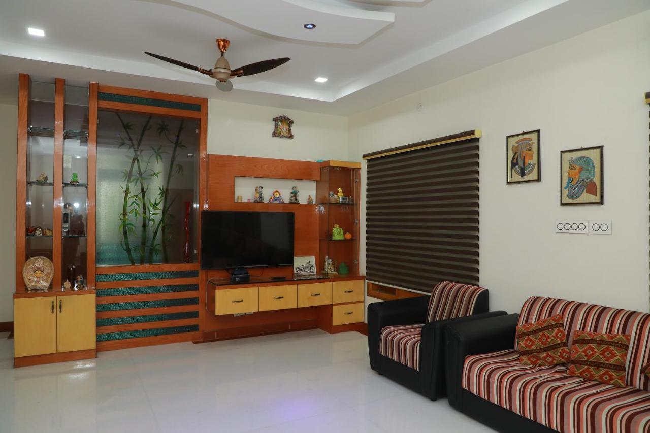 Hill View Paradise - 2Bhk'S & Rooms - A Golden Group Of Premium Home Stays - 蒂鲁帕蒂 外观 照片