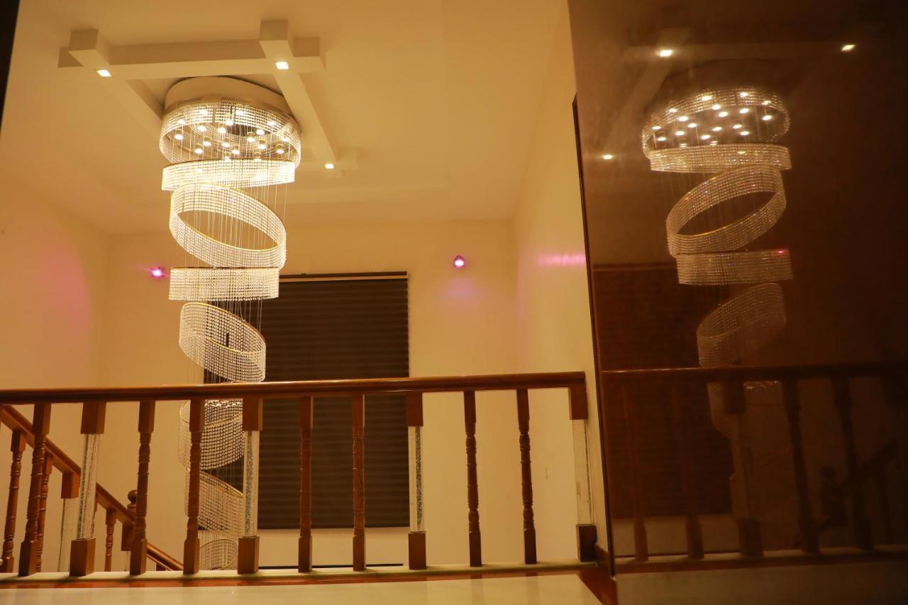 Hill View Paradise - 2Bhk'S & Rooms - A Golden Group Of Premium Home Stays - 蒂鲁帕蒂 外观 照片